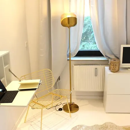Shared A-partment • Moebliertes In - Ehrenfeld ! Проживание в семье
