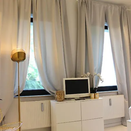 Shared A-partment • Moebliertes In - Ehrenfeld ! Проживание в семье *