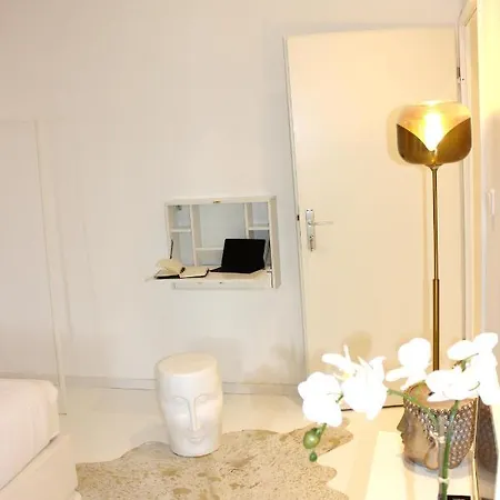 Проживание в семье Shared A-partment • Moebliertes In - Ehrenfeld ! Кёльн