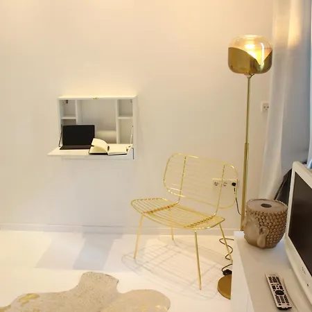 Shared A-partment • Moebliertes In - Ehrenfeld ! Проживание в семье *