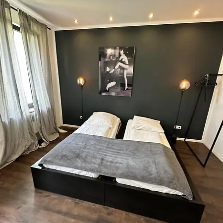 Shared A-partment • Moebliertes In - Ehrenfeld ! * Cologne