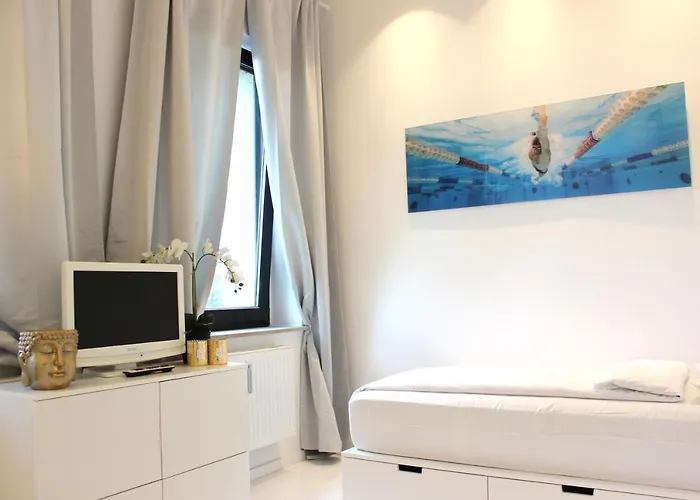 Shared A-partment • Moebliertes In - Ehrenfeld ! Keulen