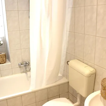 Shared A-partment • Moebliertes Zimmer In - Ehrenfeld ! Cologne